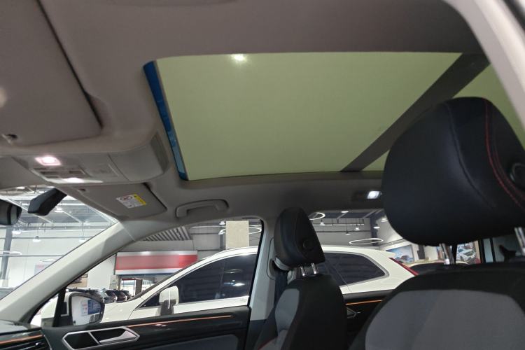 Used Volkswagen Tiguan L New Energy 2023 430 PHEV Plug-in Hybrid Flagship Edition Headliner