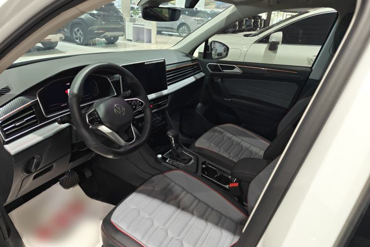 Used Volkswagen Tiguan L New Energy 2023 430 PHEV Plug-in Hybrid Flagship Edition Interior 1
