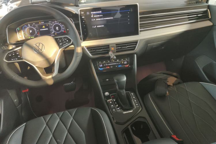 Used Volkswagen Tiguan L New Energy 2023 430 PHEV Plug-in Hybrid Prestige Edition Interior 2