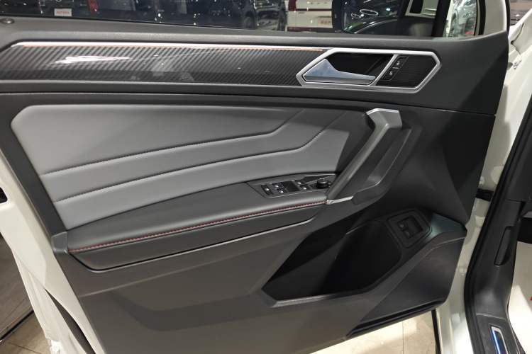 Used Volkswagen Tiguan L New Energy 2023 430 PHEV Plug-in Hybrid Flagship Edition Interior 2