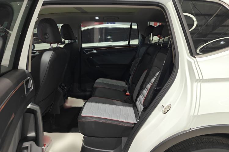 Used Volkswagen Tiguan L New Energy 2023 430 PHEV Plug-in Hybrid Flagship Edition Interior 3