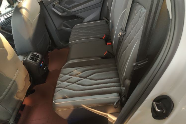 Used Volkswagen Tiguan L New Energy 2023 430 PHEV Plug-in Hybrid Prestige Edition Interior 4