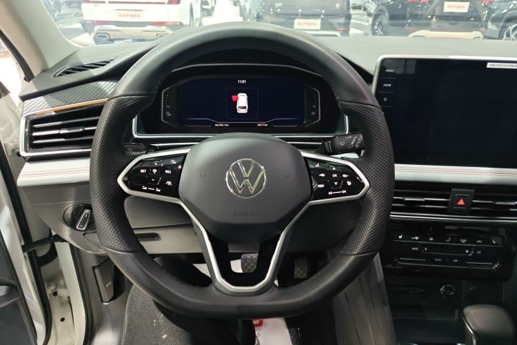 Used Volkswagen Tiguan L New Energy 2023 430 PHEV Plug-in Hybrid Flagship Edition Interior 4