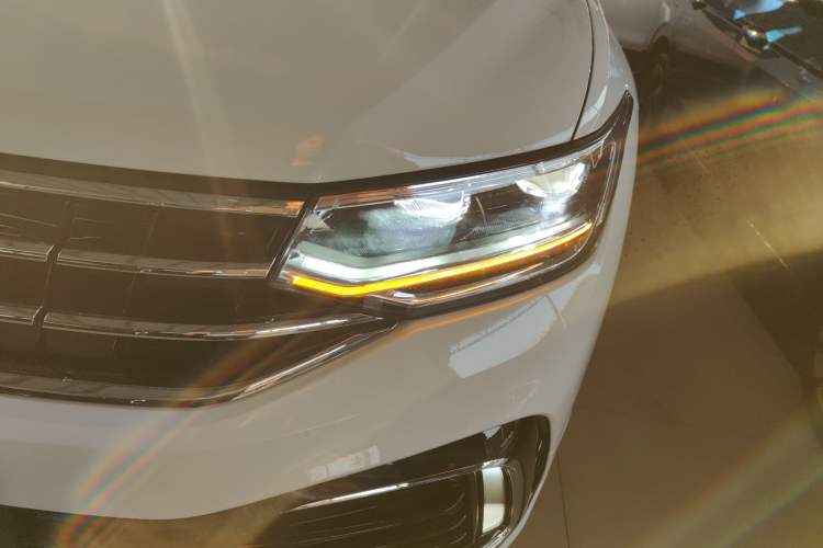 Used Volkswagen Tiguan L New Energy 2023 430 PHEV Plug-in Hybrid Prestige Edition Left Front Headlight