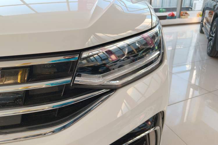 Used Volkswagen Tiguan L New Energy 2023 430 PHEV Plug-in Hybrid Prestige Edition Left Front Headlight