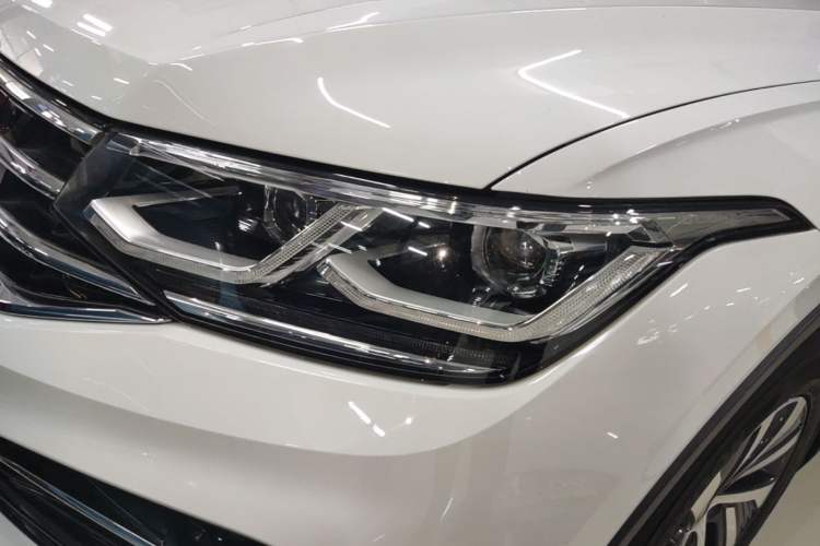 Used Volkswagen Tiguan L New Energy 2023 430 PHEV Plug-in Hybrid Flagship Edition Left Front Headlight