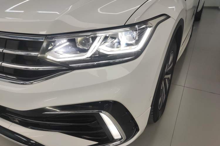 Used Volkswagen Tiguan L New Energy 2023 430 PHEV Plug-in Hybrid Flagship Edition Left Front Headlight