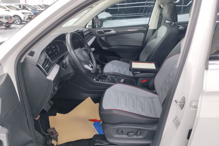 Used Volkswagen Tiguan L New Energy 2023 430 PHEV Plug-in Hybrid Flagship Edition Left Front Seat