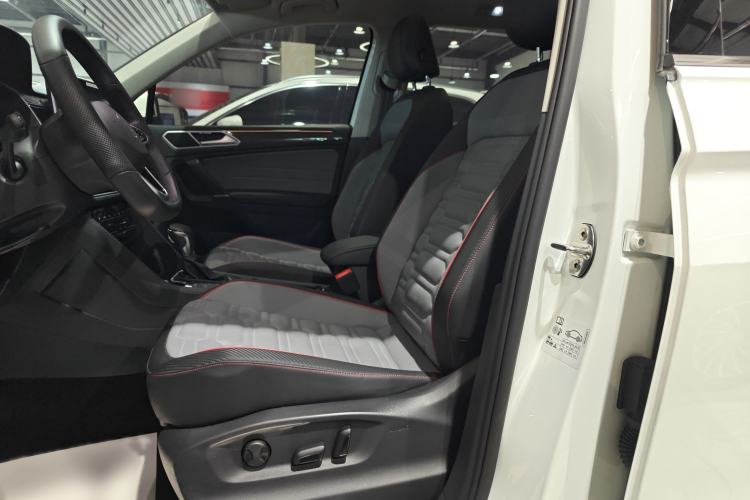 Used Volkswagen Tiguan L New Energy 2023 430 PHEV Plug-in Hybrid Flagship Edition Left Front Seat
