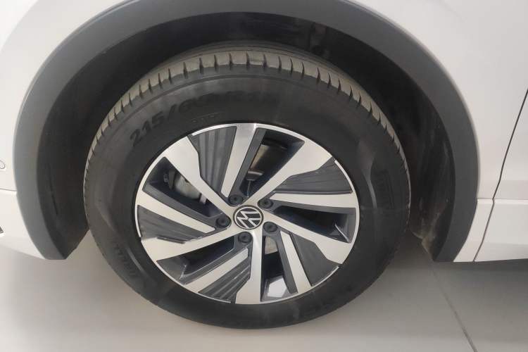 Used Volkswagen Tiguan L New Energy 2023 430 PHEV Plug-in Hybrid Flagship Edition Left Front Wheel Hub