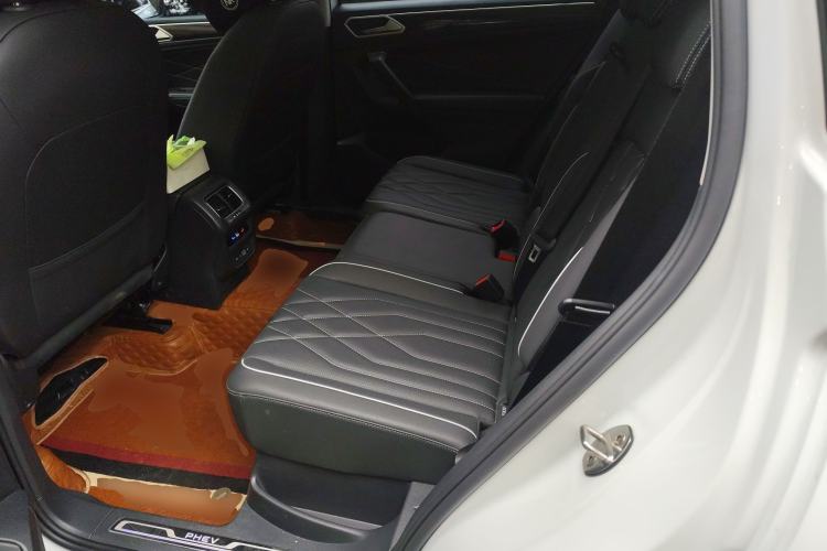 Used Volkswagen Tiguan L New Energy 2023 430 PHEV Plug-in Hybrid Prestige Edition Left Rear Seat