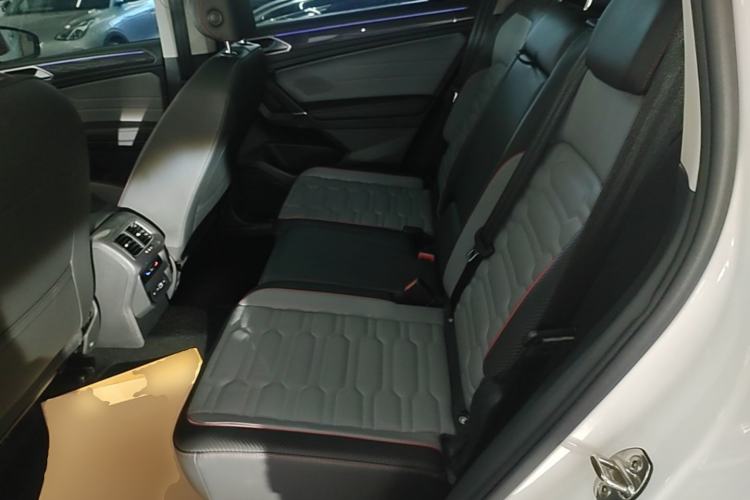 Used Volkswagen Tiguan L New Energy 2023 430 PHEV Plug-in Hybrid Flagship Edition Left Rear Seat