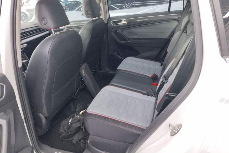 Used Volkswagen Tiguan L New Energy 2023 430 PHEV Plug-in Hybrid Flagship Edition Left Rear Seat