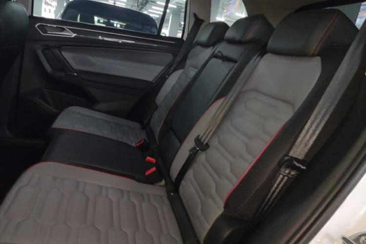 Used Volkswagen Tiguan L New Energy 2023 430 PHEV Plug-in Hybrid Flagship Edition Left Rear Seat