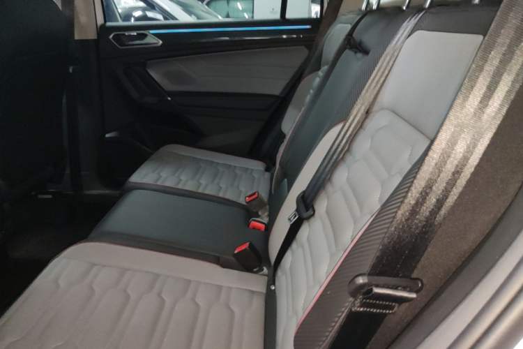 Used Volkswagen Tiguan L New Energy 2023 430 PHEV Plug-in Hybrid Flagship Edition Left Rear Seat