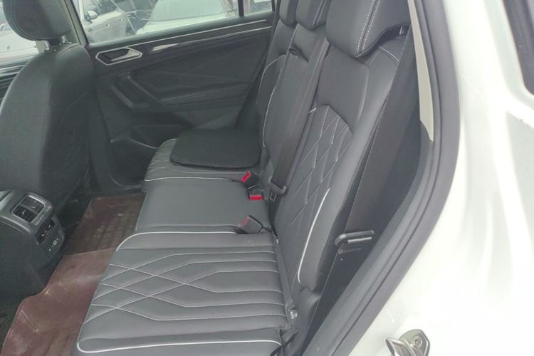 Used Volkswagen Tiguan L New Energy 2023 430 PHEV Plug-in Hybrid Prestige Edition Left Rear Seat
