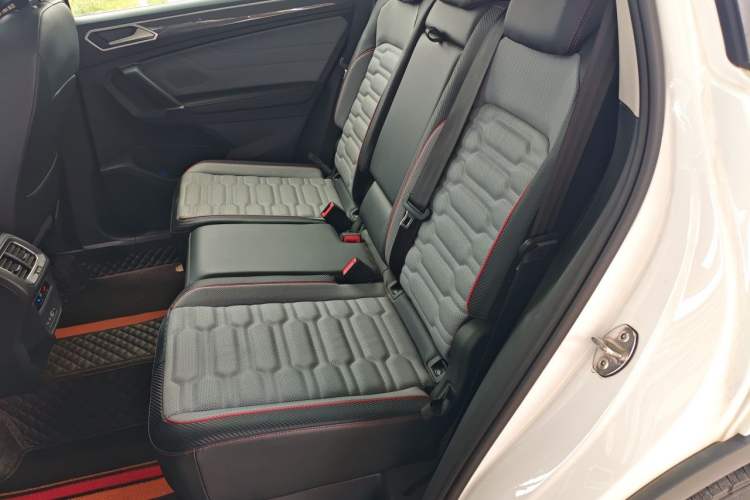 Used Volkswagen Tiguan L New Energy 2023 430 PHEV Plug-in Hybrid Flagship Edition Left Rear Seat