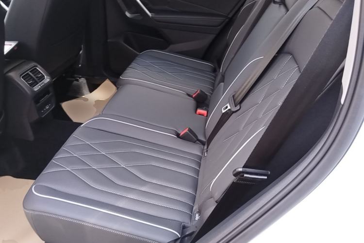 Used Volkswagen Tiguan L New Energy 2023 430 PHEV Plug-in Hybrid Prestige Edition Left Rear Seat