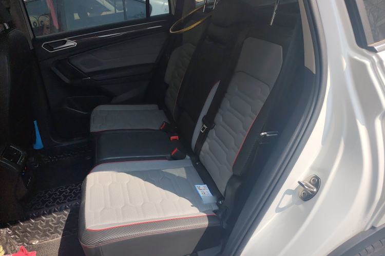 Used Volkswagen Tiguan L New Energy 2023 430 PHEV Plug-in Hybrid Flagship Edition Left Rear Seat