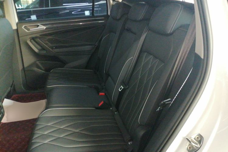 Used Volkswagen Tiguan L New Energy 2023 430 PHEV Plug-in Hybrid Prestige Edition Left Rear Seat