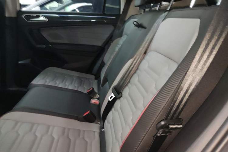 Used Volkswagen Tiguan L New Energy 2023 430 PHEV Plug-in Hybrid Flagship Edition Left Rear Seat