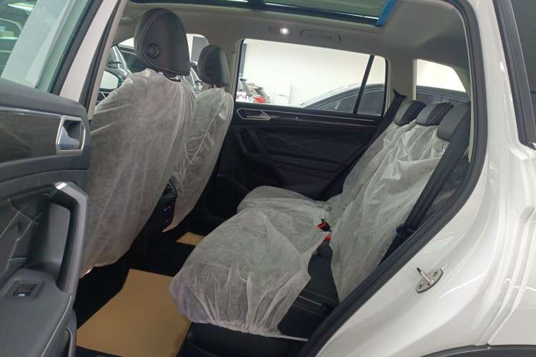 Used Volkswagen Tiguan L New Energy 2023 430 PHEV Plug-in Hybrid Prestige Edition Left Rear Seat