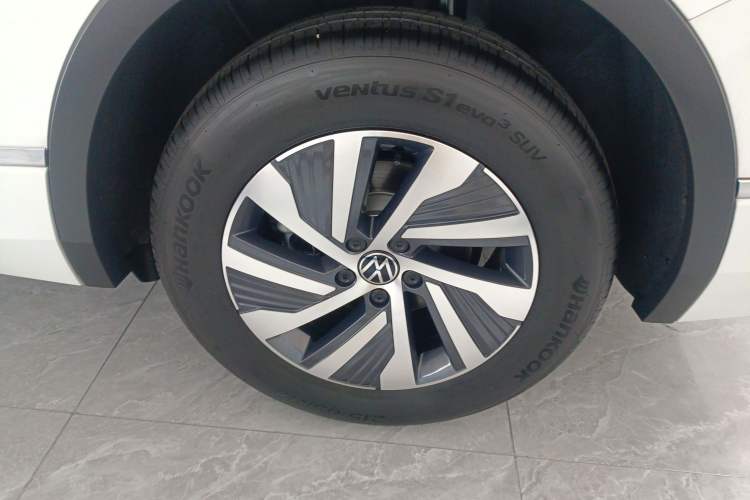 Used Volkswagen Tiguan L New Energy 2023 430 PHEV Plug-in Hybrid Prestige Edition Left Rear Wheel Hub
