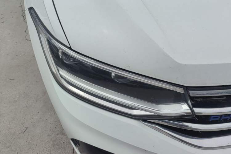 Used Volkswagen Tiguan L New Energy 2023 430 PHEV Plug-in Hybrid Prestige Edition Right Front Headlight