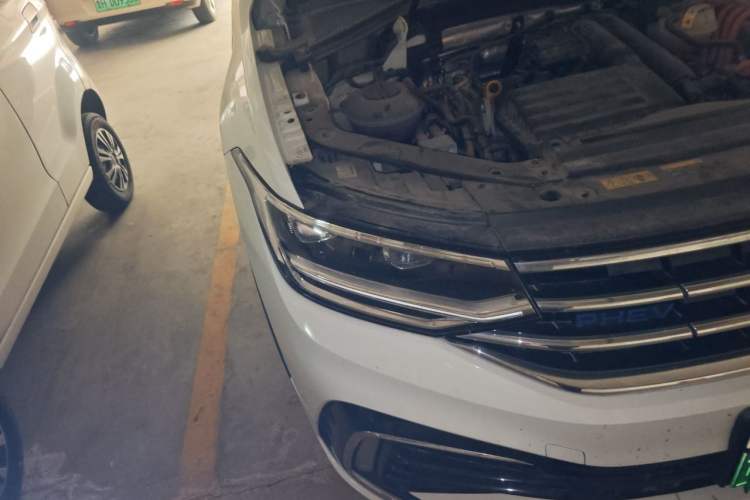 Used Volkswagen Tiguan L New Energy 2023 430 PHEV Plug-in Hybrid Prestige Edition Right Front Headlight