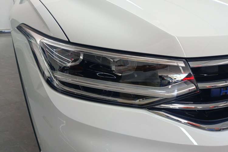 Used Volkswagen Tiguan L New Energy 2023 430 PHEV Plug-in Hybrid Prestige Edition Right Front Headlight