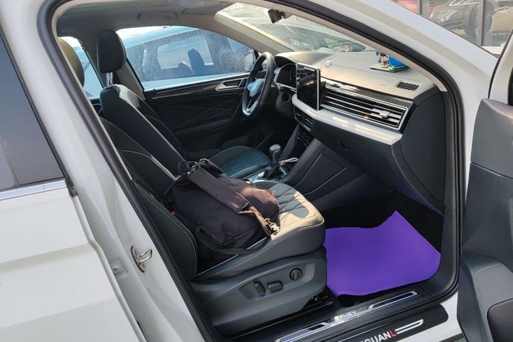 Used Volkswagen Tiguan L New Energy 2023 430 PHEV Plug-in Hybrid Prestige Edition Right Front Seat