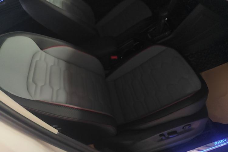 Used Volkswagen Tiguan L New Energy 2023 430 PHEV Plug-in Hybrid Flagship Edition Right Front Seat