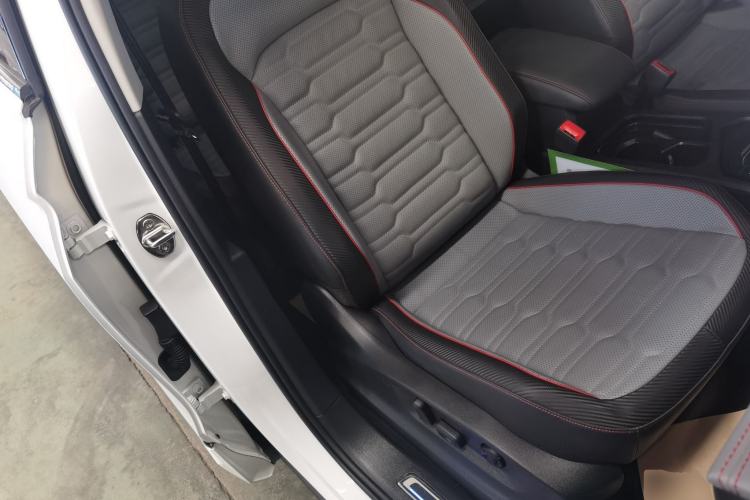 Used Volkswagen Tiguan L New Energy 2023 430 PHEV Plug-in Hybrid Flagship Edition Right Front Seat