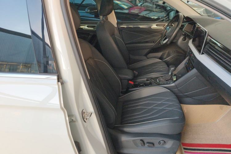 Used Volkswagen Tiguan L New Energy 2023 430 PHEV Plug-in Hybrid Prestige Edition Right Front Seat