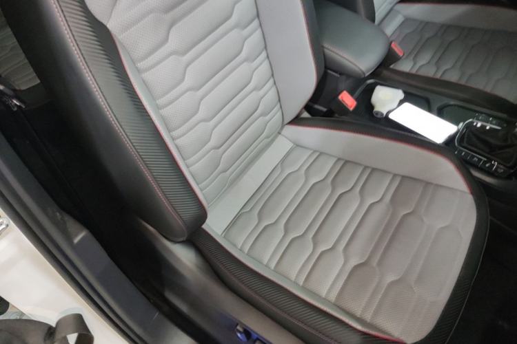 Used Volkswagen Tiguan L New Energy 2023 430 PHEV Plug-in Hybrid Flagship Edition Right Front Seat