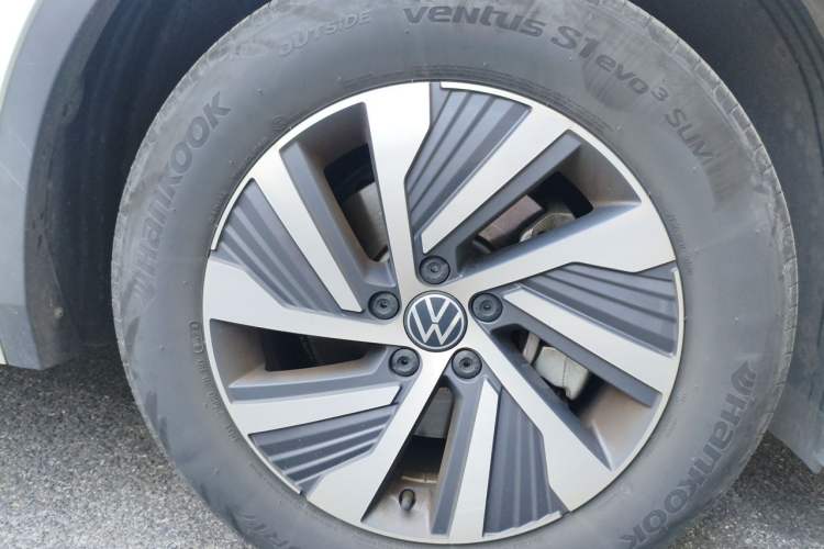 Used Volkswagen Tiguan L New Energy 2023 430 PHEV Plug-in Hybrid Flagship Edition Right Front Wheel Hub