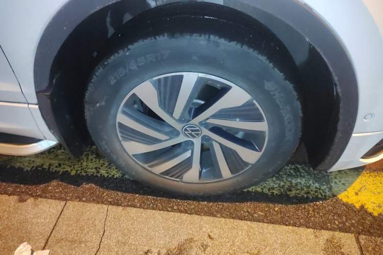 Used Volkswagen Tiguan L New Energy 2023 430 PHEV Plug-in Hybrid Prestige Edition Right Front Wheel Hub