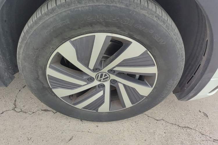 Used Volkswagen Tiguan L New Energy 2023 430 PHEV Plug-in Hybrid Prestige Edition Right Front Wheel Hub