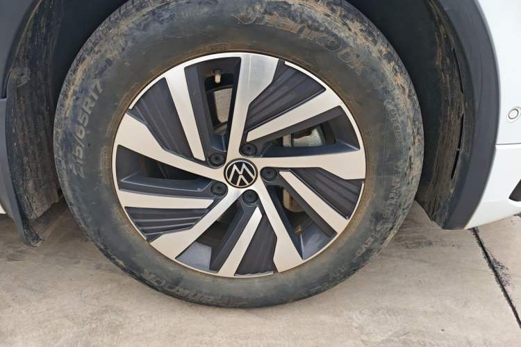Used Volkswagen Tiguan L New Energy 2023 430 PHEV Plug-in Hybrid Flagship Edition Right Front Wheel Hub