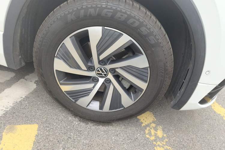 Used Volkswagen Tiguan L New Energy 2023 430 PHEV Plug-in Hybrid Flagship Edition Right Front Wheel Hub