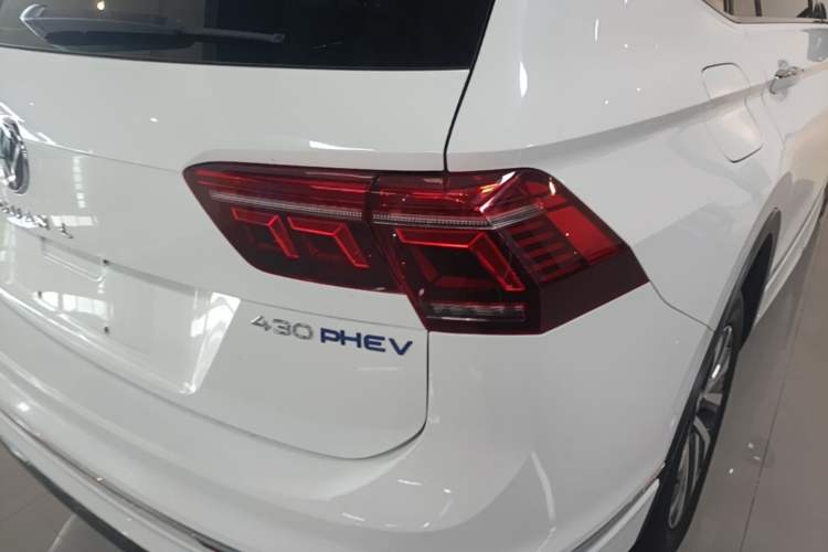 Used Volkswagen Tiguan L New Energy 2023 430 PHEV Plug-in Hybrid Prestige Edition Right Rear Taillight