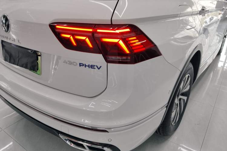 Used Volkswagen Tiguan L New Energy 2023 430 PHEV Plug-in Hybrid Flagship Edition Right Rear Taillight
