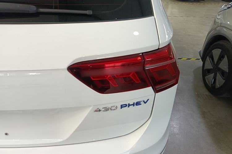 Used Volkswagen Tiguan L New Energy 2023 430 PHEV Plug-in Hybrid Prestige Edition Right Rear Taillight