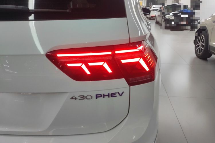 Used Volkswagen Tiguan L New Energy 2023 430 PHEV Plug-in Hybrid Flagship Edition Right Rear Taillight