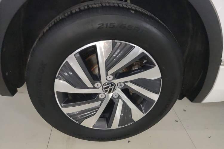 Used Volkswagen Tiguan L New Energy 2023 430 PHEV Plug-in Hybrid Flagship Edition Right Rear Wheel Hub