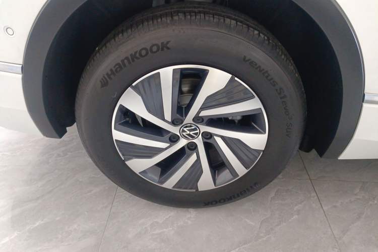 Used Volkswagen Tiguan L New Energy 2023 430 PHEV Plug-in Hybrid Prestige Edition Right Rear Wheel Hub