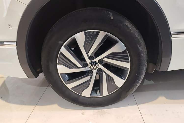 Used Volkswagen Tiguan L New Energy 2023 430 PHEV Plug-in Hybrid Prestige Edition Right Rear Wheel Hub