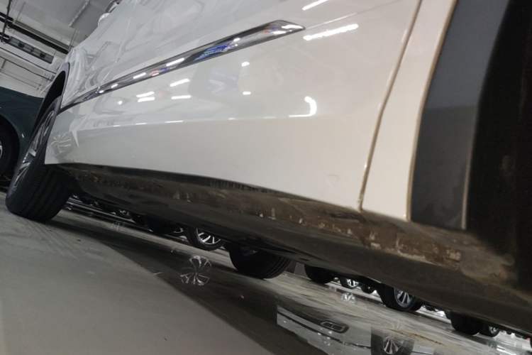 Used Volkswagen Tiguan L New Energy 2023 430 PHEV Plug-in Hybrid Flagship Edition Right Side Sill