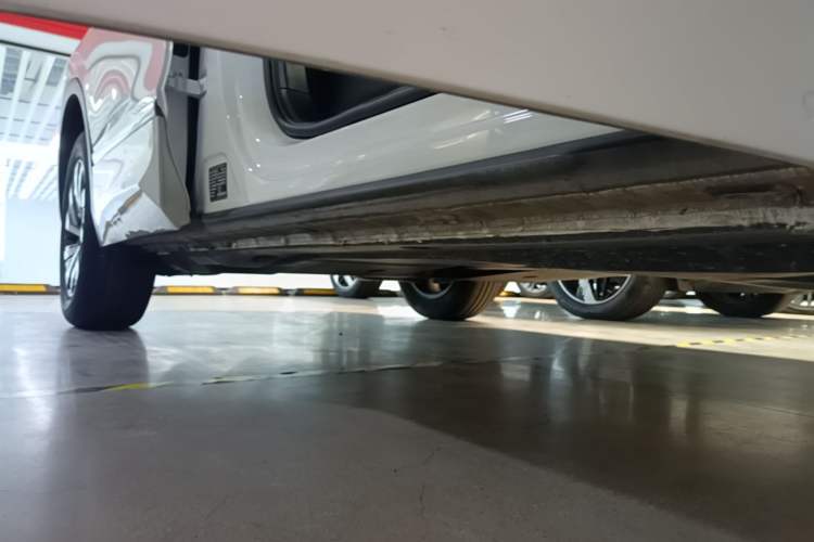 Used Volkswagen Tiguan L New Energy 2023 430 PHEV Plug-in Hybrid Prestige Edition Right Side Sill