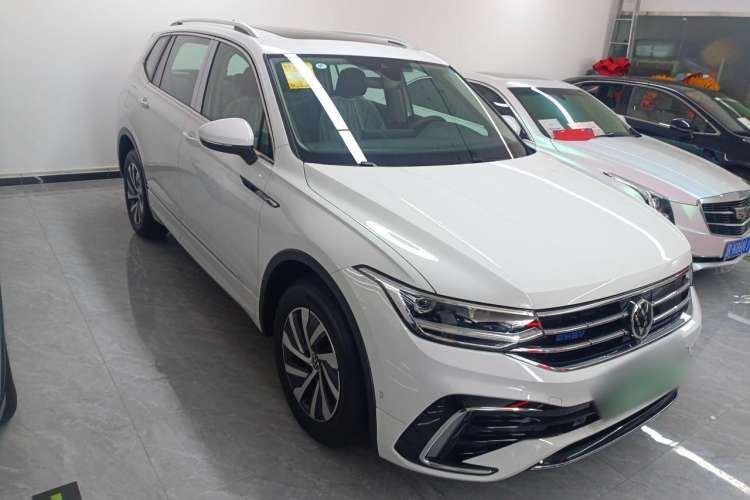 Used Volkswagen Tiguan L New Energy 2023 430 PHEV Plug-in Hybrid Prestige Edition Right Side